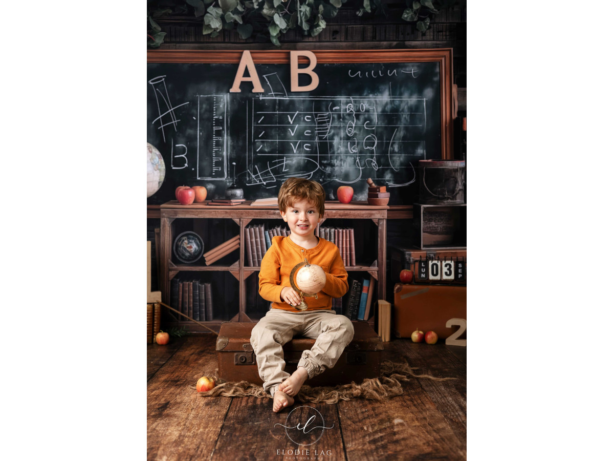 School portrait photo backdrop On My Chalk – classroom with chalkboard and globe | Colors&Drops