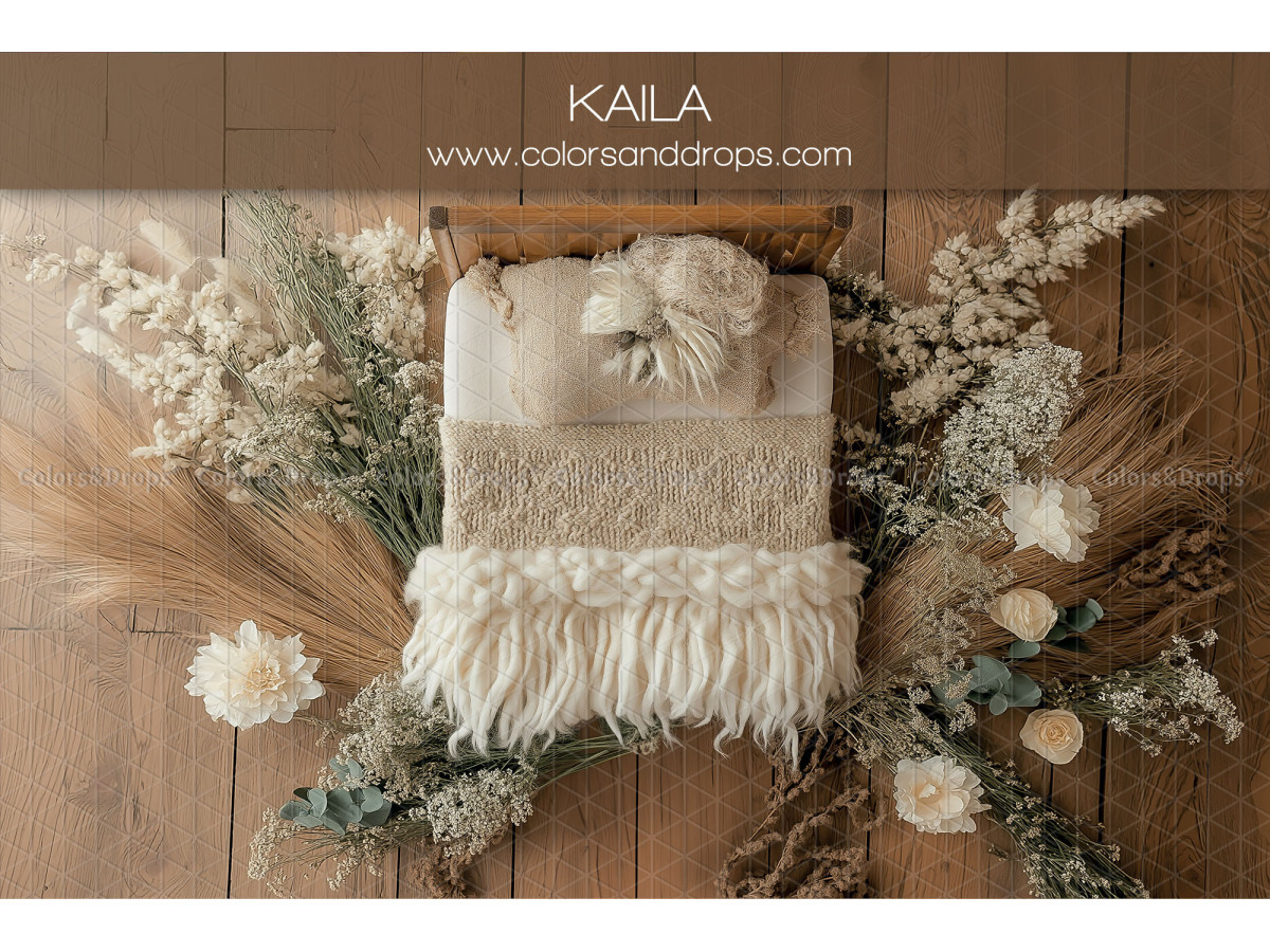 Newborn photo backdrop Kaila – small fur bed with dried flowers on wood | Colors&Drops