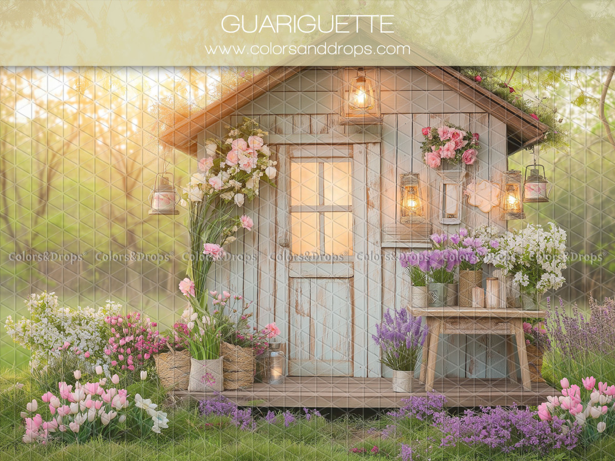 Fondo fotográfico floral Guariguette – caseta de jardín de madera con flores y lavanda | Colors&Drops