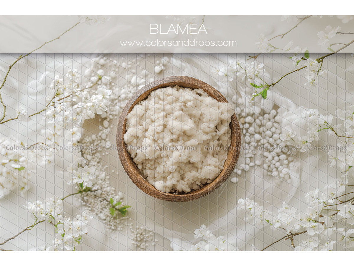 Newborn photo backdrop Blamea – cream wool nest with pearls and white flowers | Colors&Drops