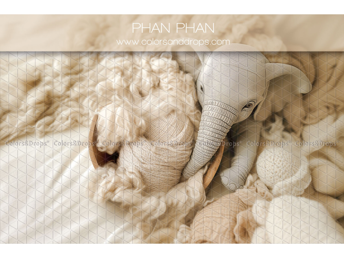 Newborn photo backdrop Phan Phan – wool nest with plush elephant | Colors&Drops