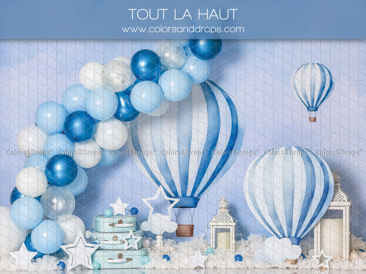 Fondo fotográfico de bebé y smash cake Tout la Haut – arco de globos azules con globos aerostáticos | Colors&Drops
