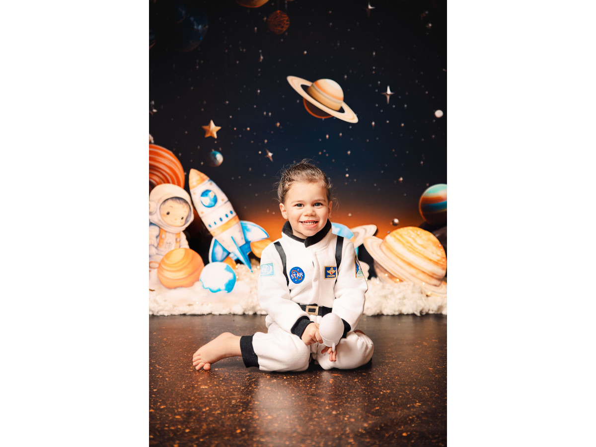 Fondo fotográfico de bebé y smash cake Astroboy – astronauta y cohetes entre los planetas | Colors&Drops