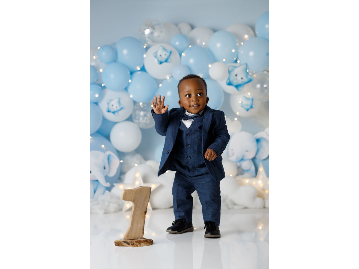 Fond photo bébé et smash cake Lelefan – éléphanteaux avec ballons bleus et nuages | Colors&Drops
