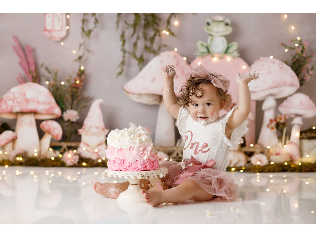 Baby & cake smash photo backdrop Enchantee – pink mushrooms in a forest with vines and frog | Colors&Drops