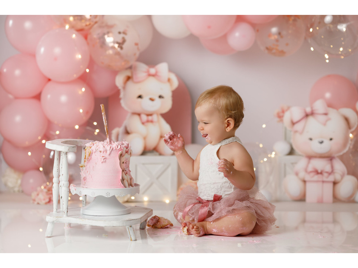 Baby & cake smash photo backdrop Bearny – pink balloon arch with teddy bears | Colors&Drops