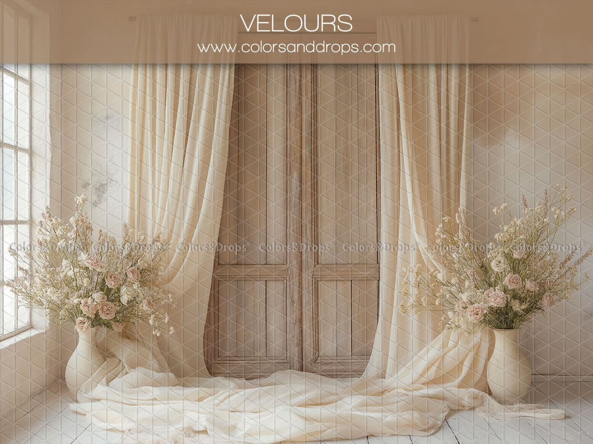 Maternity & portrait photo backdrop Velour – wooden door with cream curtains and bouquets | Colors&Drops