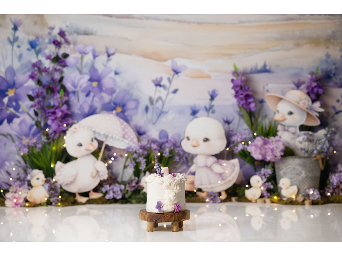 Fond photo bébé et smash cake Canettes – canetons parmi les fleurs violettes et lavande | Colors&Drops