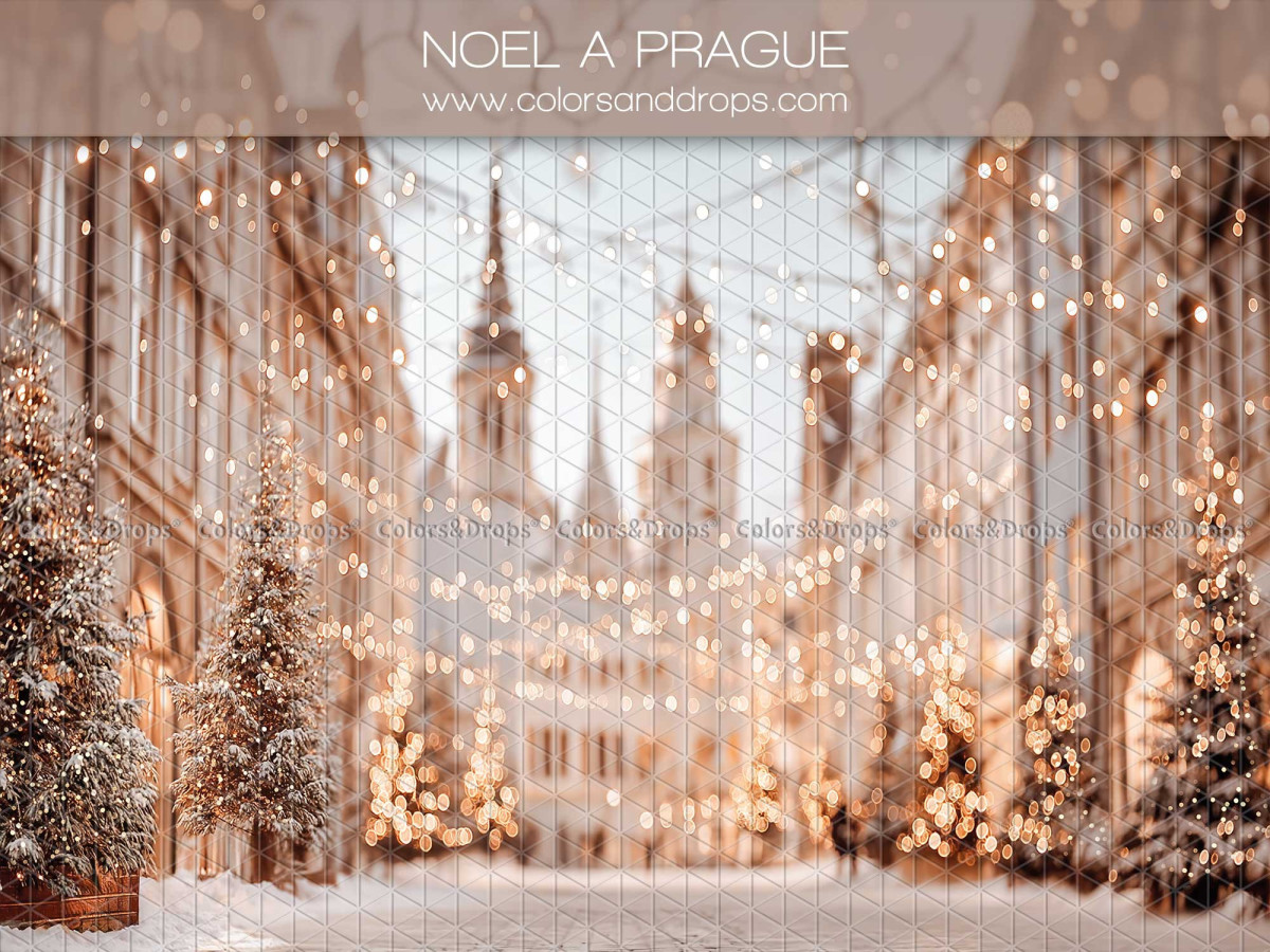 Fondo fotográfico Noel a Prague – calle de Praga nevada con iglesia iluminada | Colors&Drops