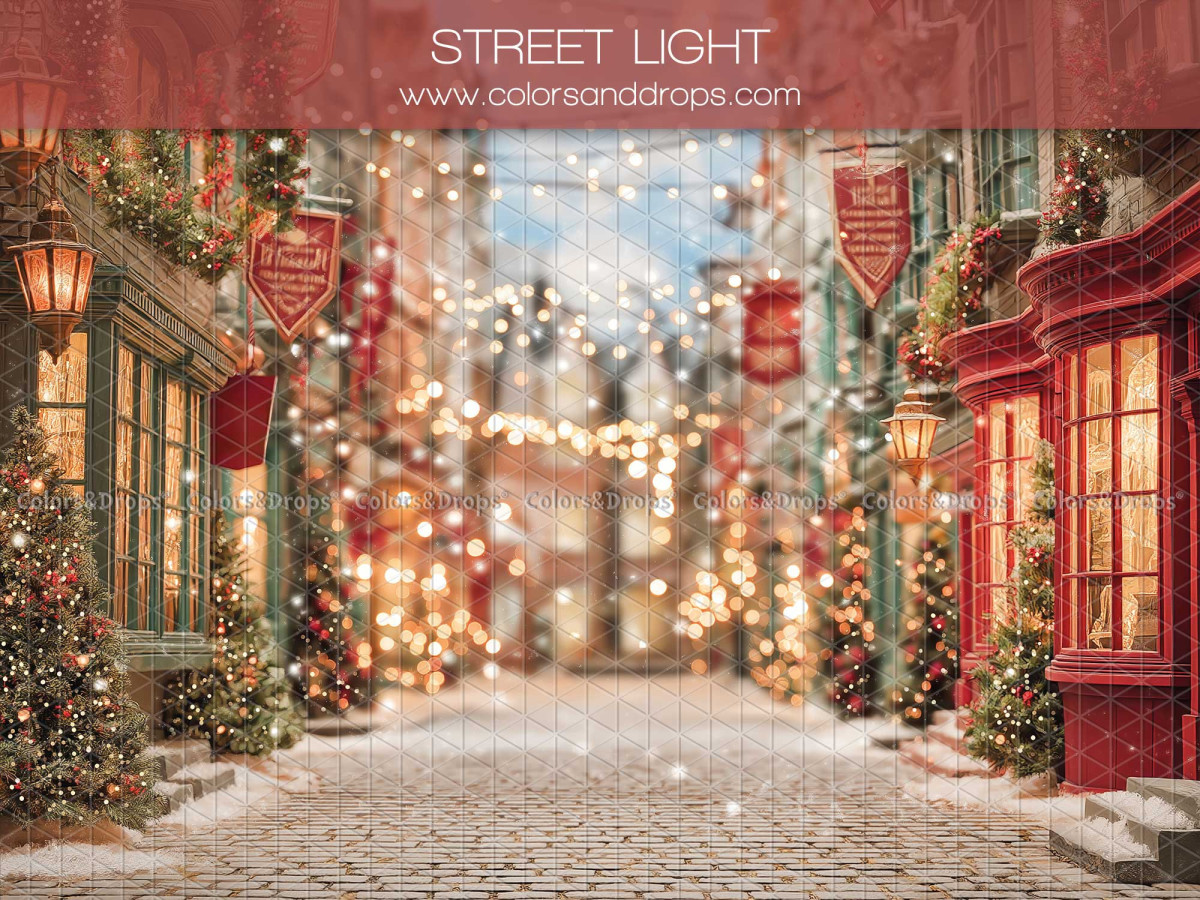 Fondo fotográfico de Navidad Street Light – calle empedrada navideña con tiendas y faroles | Colors&Drops