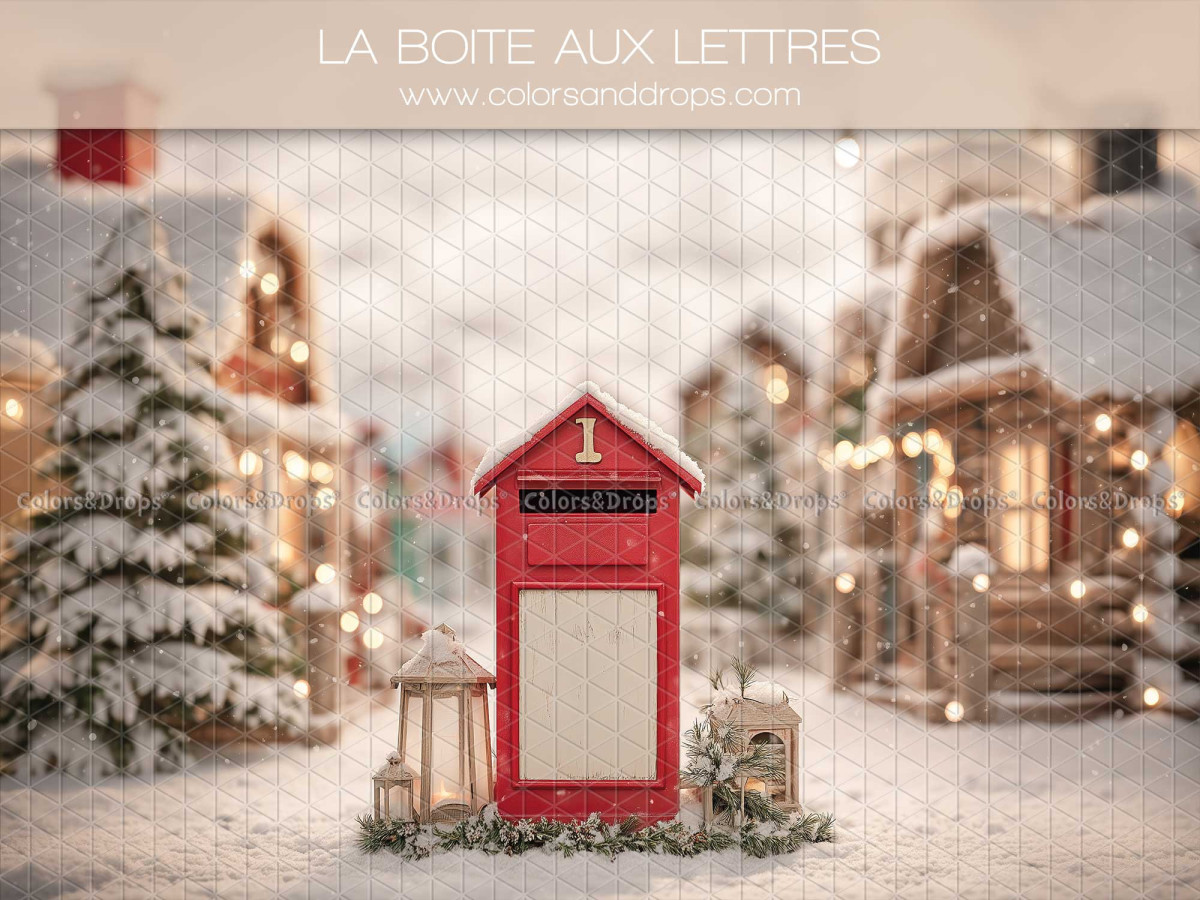 Fond photo de Noël La Boite aux Lettres – boîte aux lettres rouge dans un village enneigé | Colors&Drops
