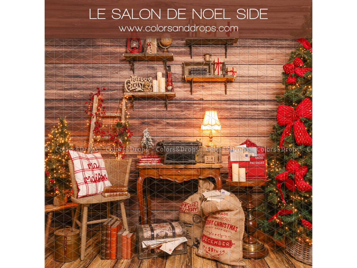 Fond photo latéral Le Salon de Noel Side – bureau de Noël en bois avec lampe et sapin | Colors&Drops