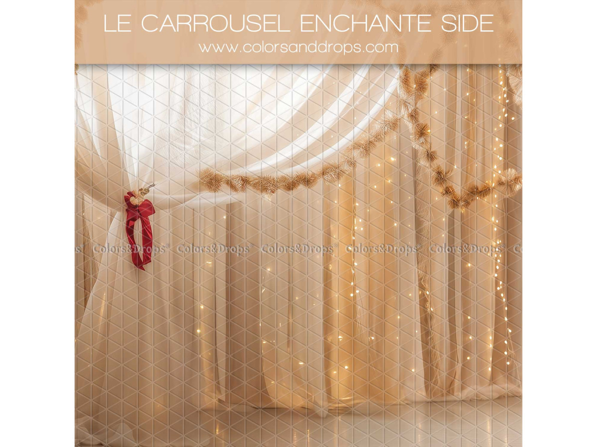 Fond photo latéral de Noël Le Carrousel Enchante Side – rideaux crème avec nœuds rouges et guirlandes | Colors&Drops