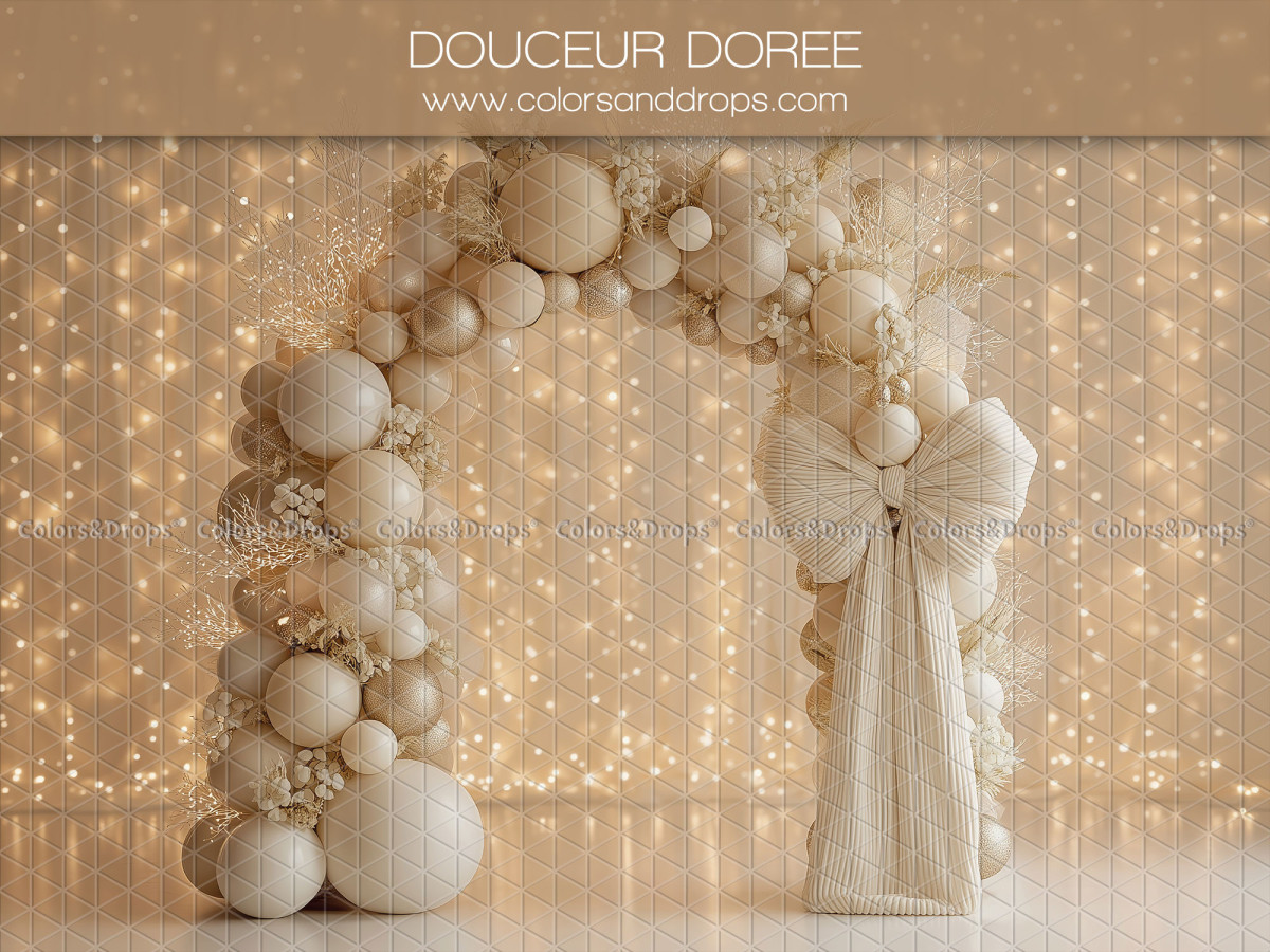 Christmas photo backdrop Douceur Doree – cream balloon arch with light curtain | Colors&Drops