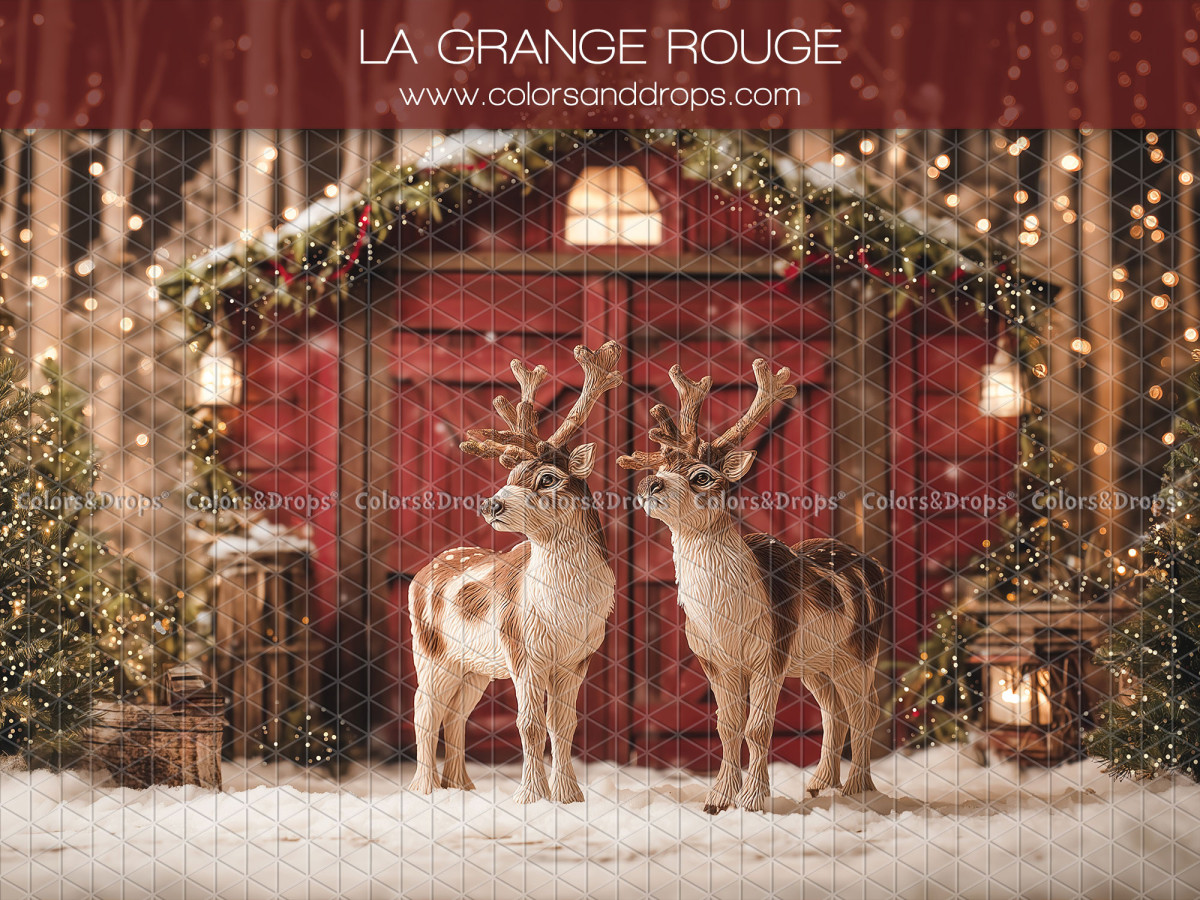 Christmas photo backdrop La Grange Rouge – reindeer in front of an illuminated red barn | Colors&Drops