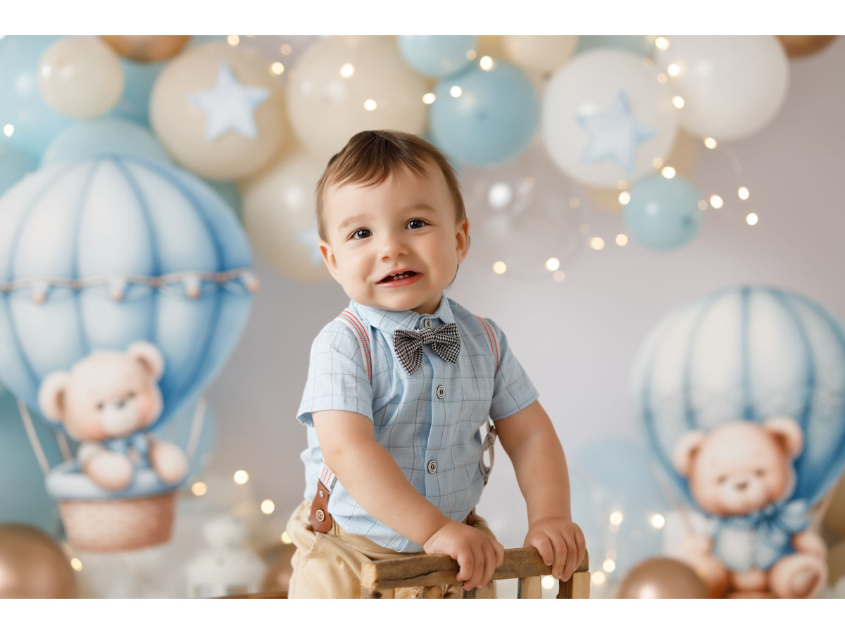 Baby & cake smash photo backdrop Bears and Ballons – balloons and blue hot-air balloons with bears | Colors&Drops