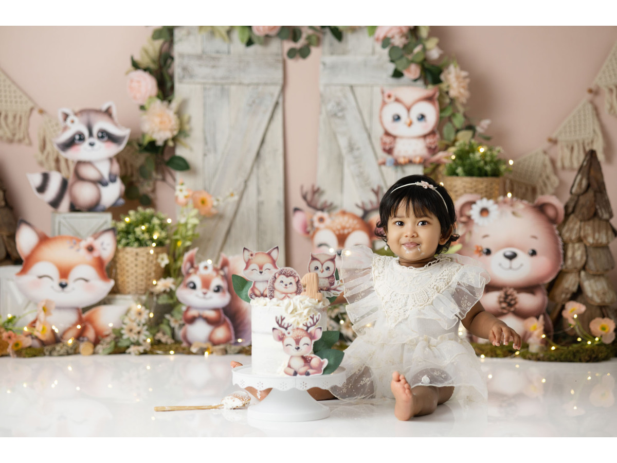 Baby & cake smash photo backdrop Anipin – woodland animals with doors and flowers | Colors&Drops