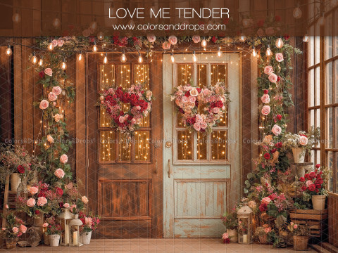 Fondo fotográfico Love Me Tender – puertas de madera con corazones y arco de rosas | Colors&Drops