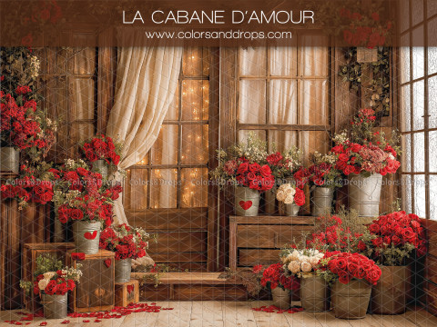 Fondo fotográfico La Cabane D'Amour – cabaña de madera con rosas rojas y ventanas | Colors&Drops