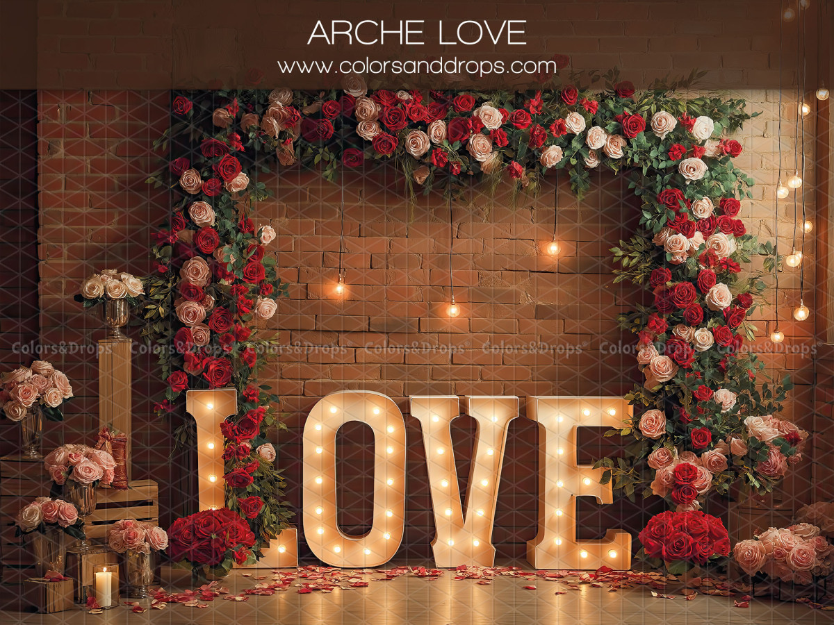 Photo backdrop Arche Love – LOVE marquee letters with rose arch | Colors&Drops