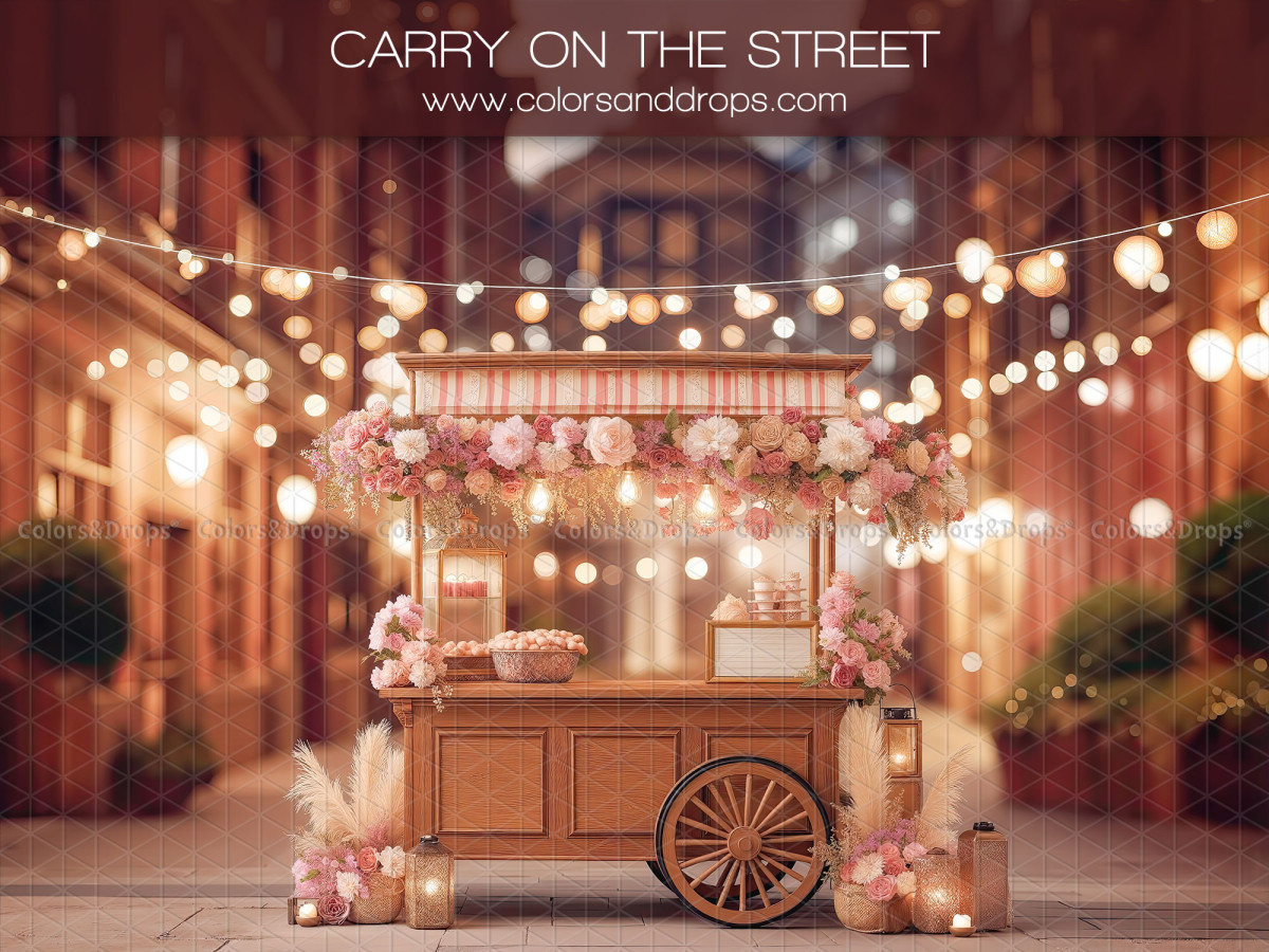 Fondo fotográfico Carry on the Street – carreta florida en una calle iluminada | Colors&Drops