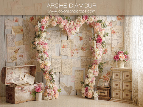 Fondo fotográfico Arche D'Amour – arco de rosas sobre pared de cartas con baúl | Colors&Drops