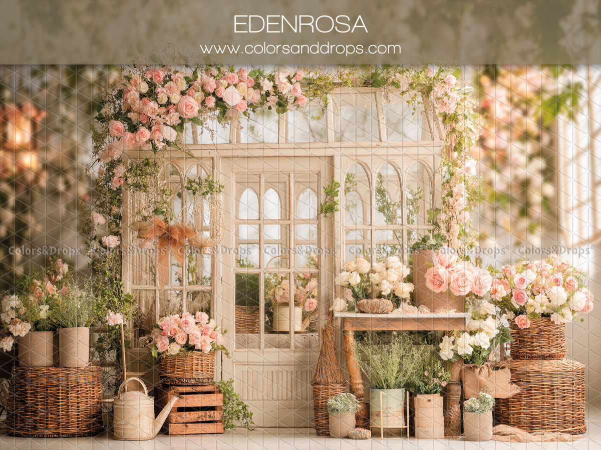 Fond photo bohème Edenrosa – serre vitrée avec fleurs roses et arrosoirs | Colors&Drops