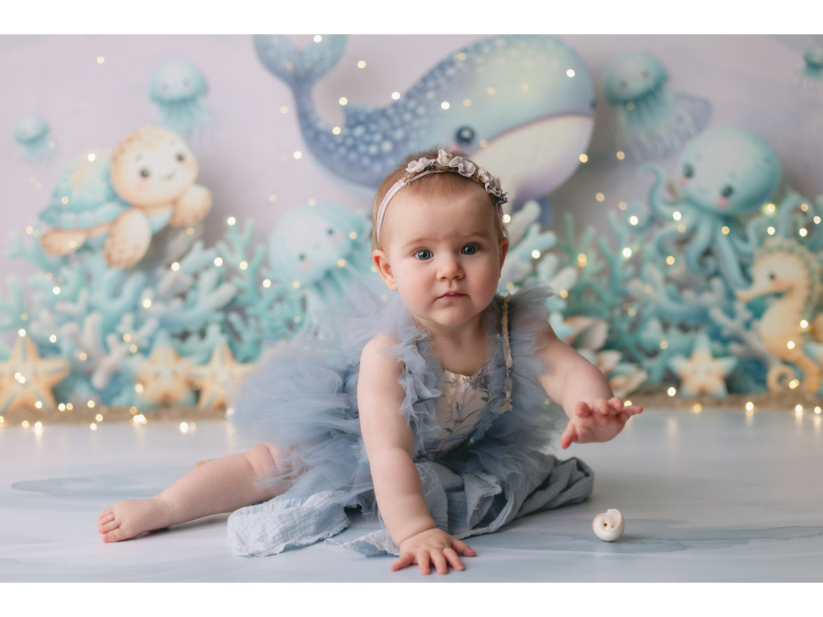 Fond photo bébé et smash cake Balanou – fond marin avec baleine, méduses et coraux | Colors&Drops