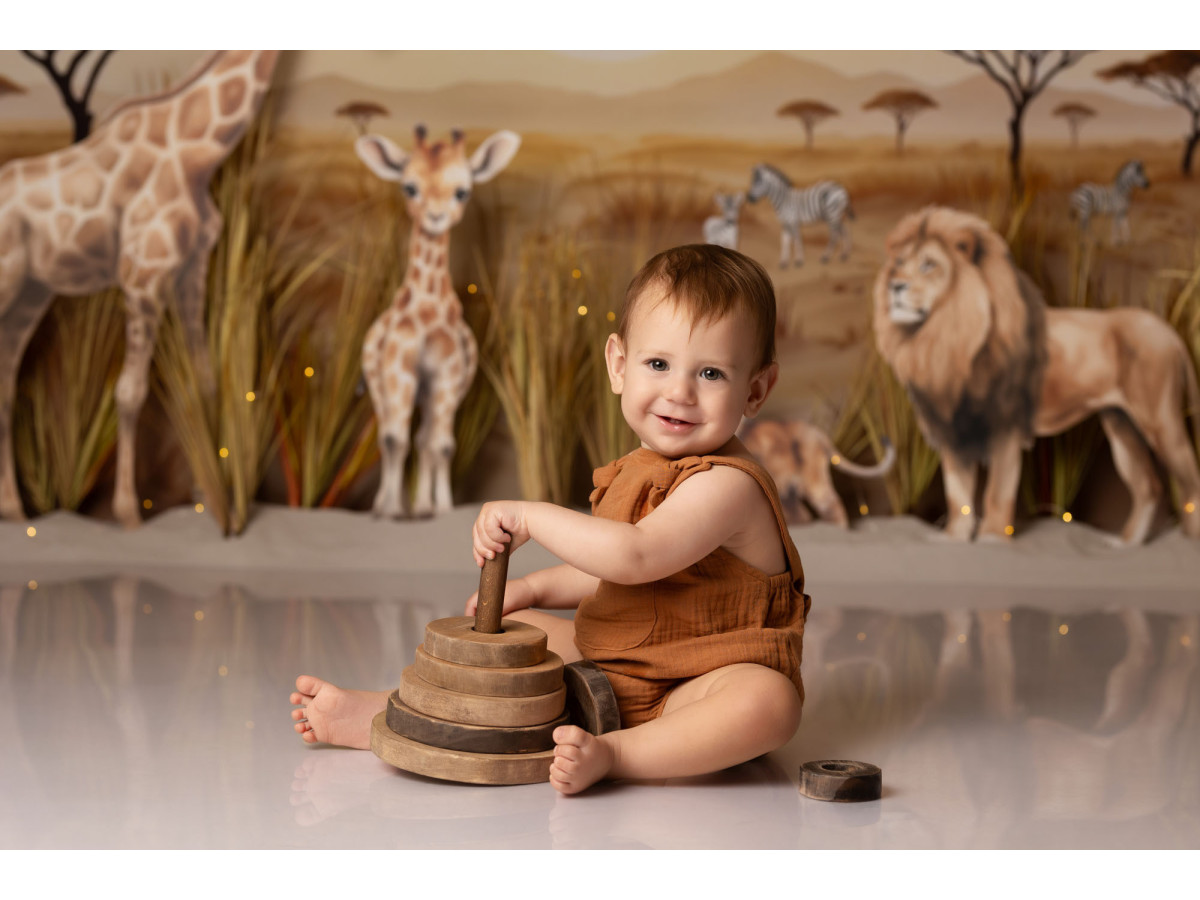 Baby & cake smash photo backdrop Safarik – savanna at sunset with giraffes and lion | Colors&Drops
