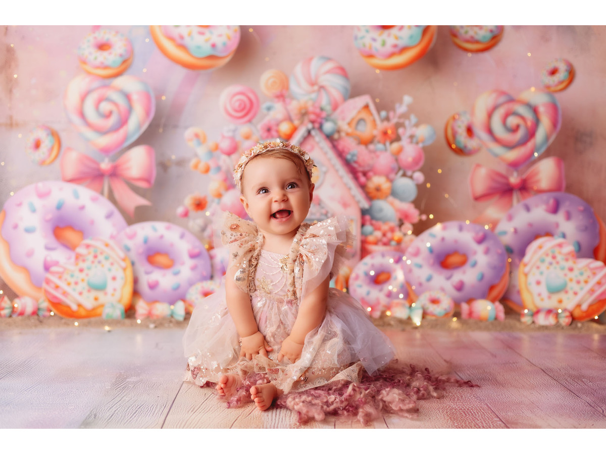 Baby & cake smash photo backdrop Bonbek – candy house with giant donuts and lollipops | Colors&Drops
