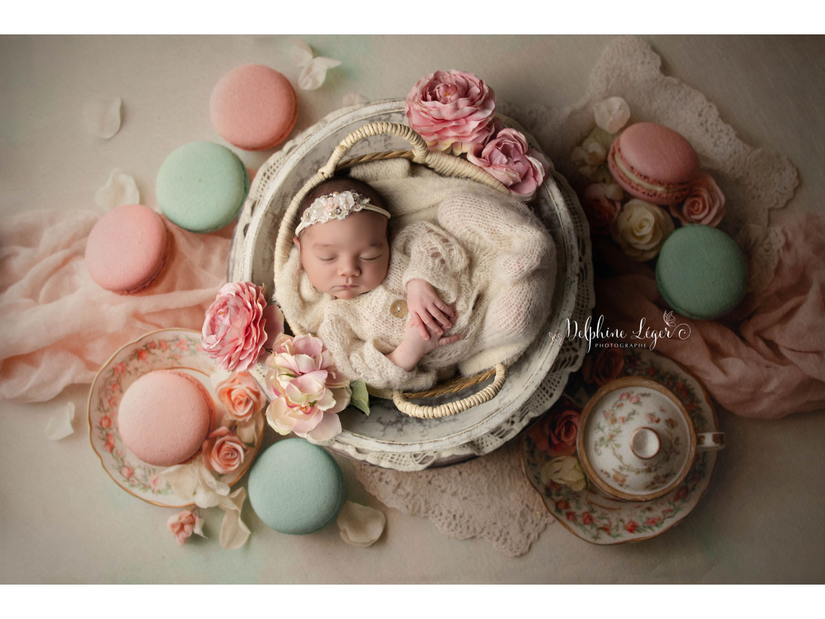 Newborn photo backdrop Tea Time – fur nest with macarons and tea | Colors&Drops