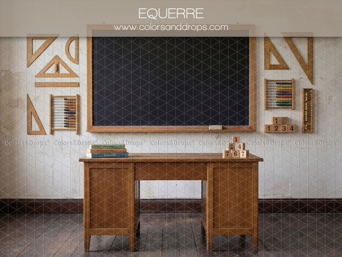 School portrait photo backdrop Equerre – chalkboard with set squares and wooden desk | Colors&Drops