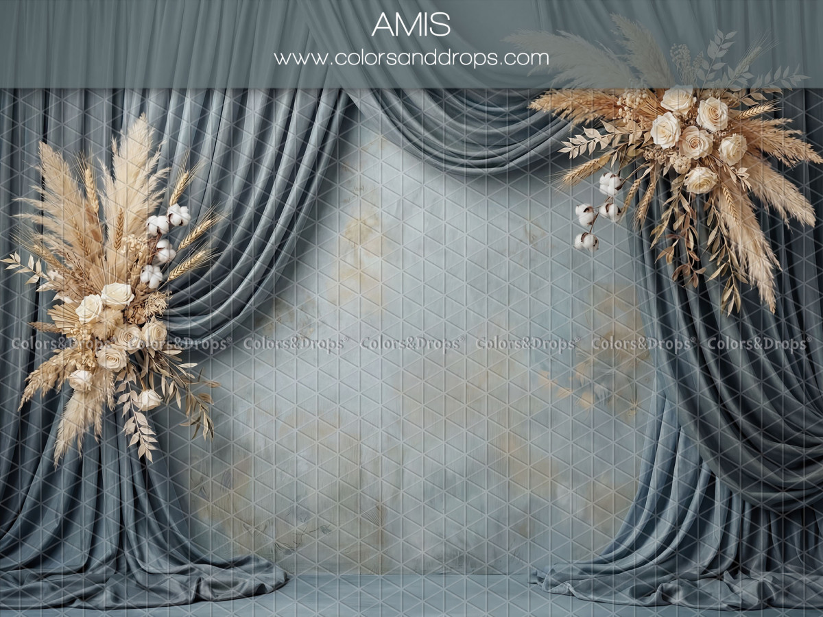 Maternity & portrait photo backdrop Amis – blue-grey draped curtains with pampas bouquets | Colors&Drops