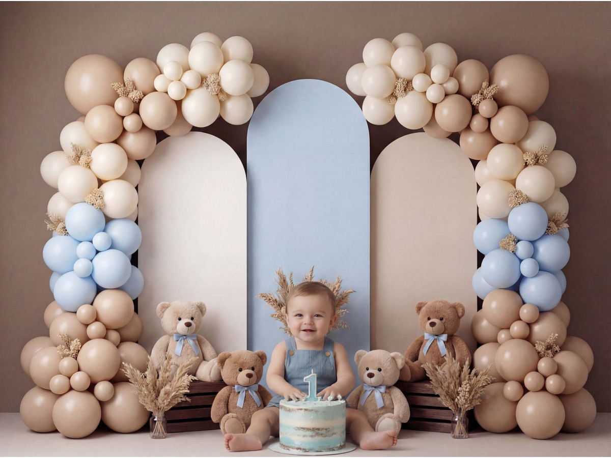 Baby & cake smash photo backdrop Bears Blue – blue and beige balloon arch with teddy bears | Colors&Drops
