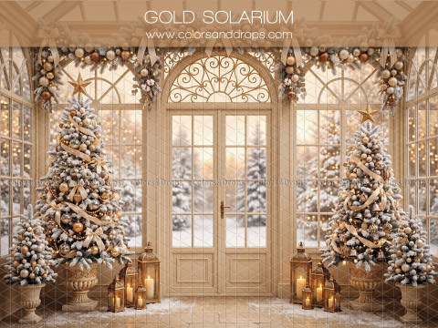 Fond photo de Noël Gold Solarium – solarium doré avec sapins enneigés et lanternes | Colors&Drops