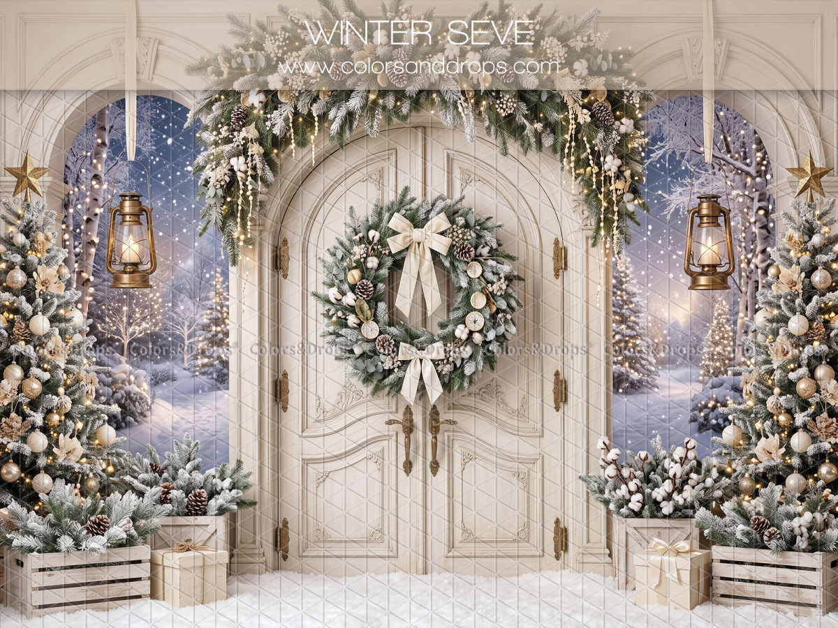 Fond photo de Noël Winter Seve – porte cintrée blanche avec couronne et fenêtres enneigées | Colors&Drops