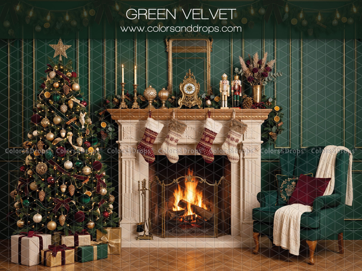 Fond photo de Noël Green Velvet – cheminée de Noël sur mur vert avec fauteuil | Colors&Drops