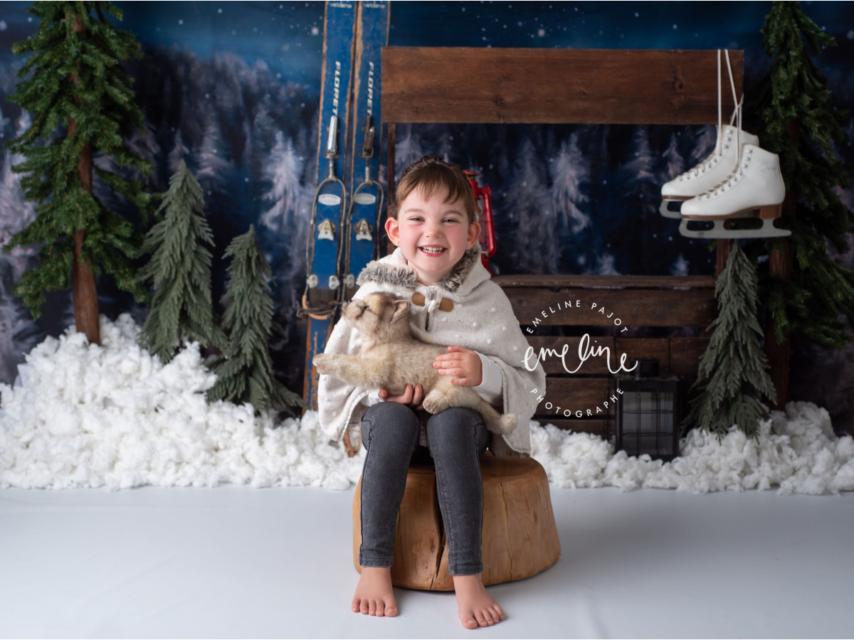 Christmas corner photo backdrop Winter Ski – snowy night forest corner set with bench | Colors&Drops