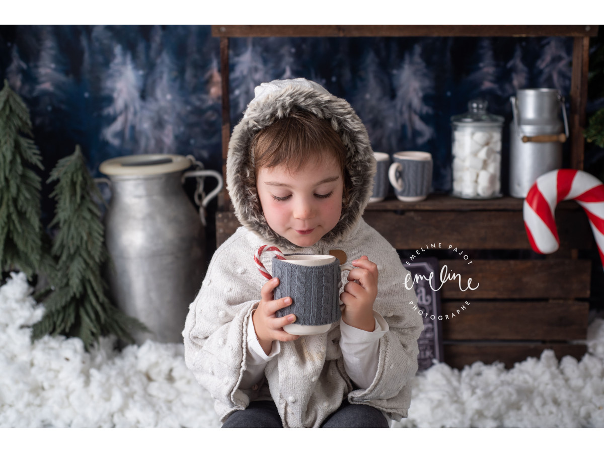 Christmas corner photo backdrop Winter Hot Cocoa – snowy hot chocolate stand corner set | Colors&Drops