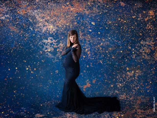 Texture doré et bleu, femme enceinte avec robe longue bleu, Fond photo