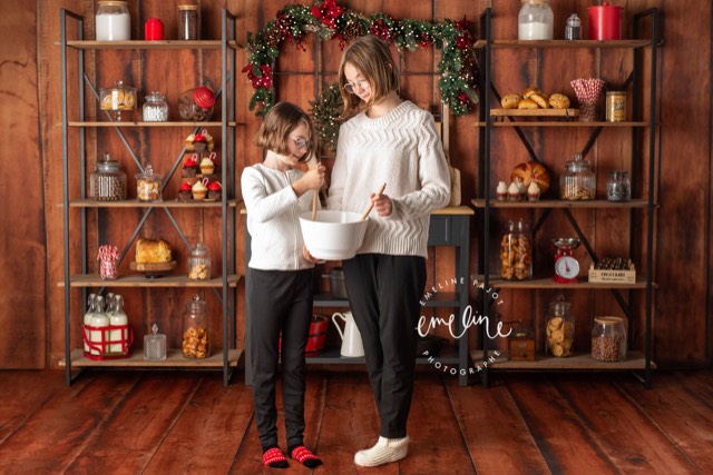 Planche en bois, Etagères avec ustensiles de cuisine, Décoration de Noël, Fond photo